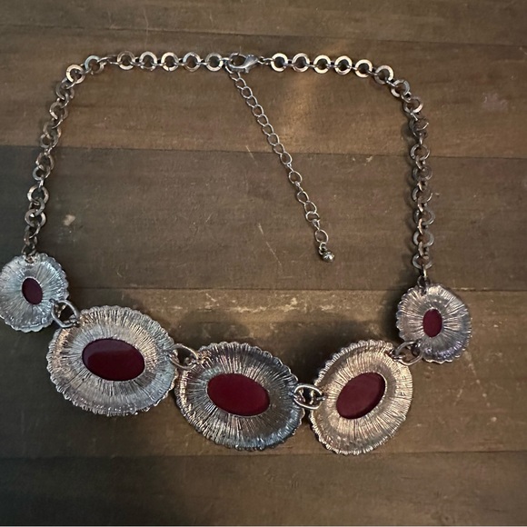 Gold tone cabochon stone with rhinestones link statement necklace - Picture 5 of 5